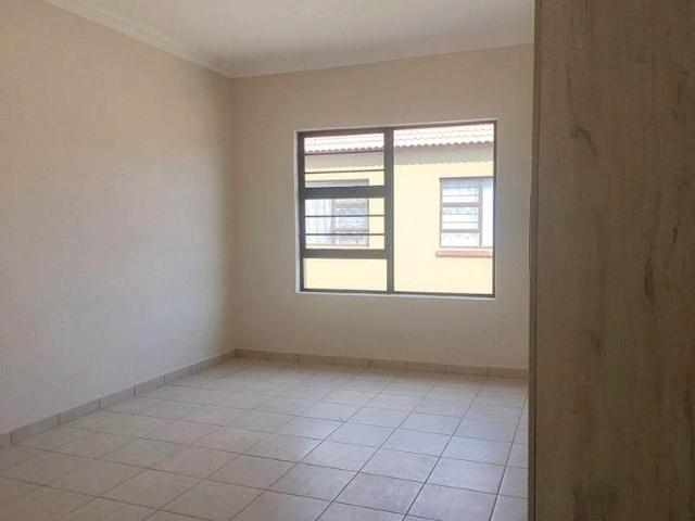 3 Bedroom Townhouse For Sale in Waterval East