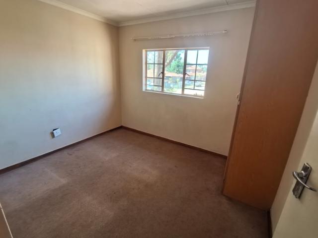 3 Bedroom Townhouse For Sale in Waterval East