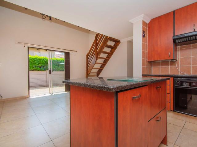 3 Bedroom Townhouse For Sale in Weltevreden Park