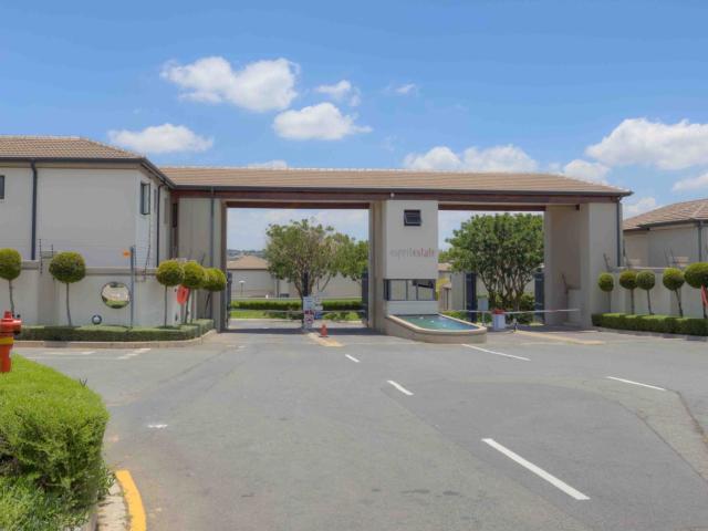 3 Bedroom Townhouse For Sale in Wendywood