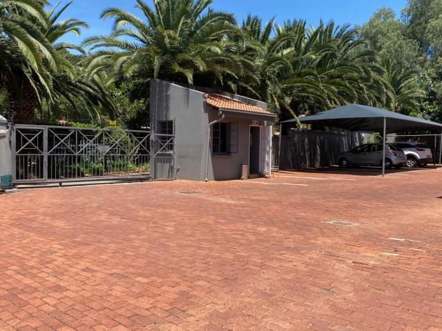 3 Bedroom Townhouse For Sale in Westdene