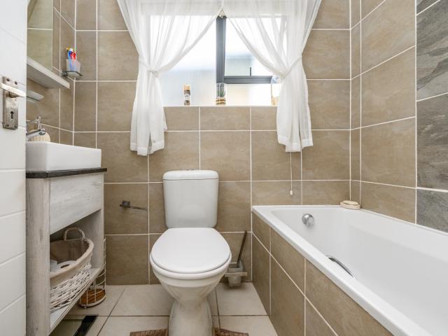 3 Bedroom Townhouse For Sale in Westering