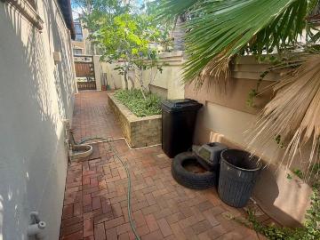 3 Bedroom Townhouse For Sale in Wilkoppies