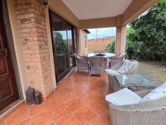 3 Bedroom Townhouse For Sale in Willow Acres Ext 7