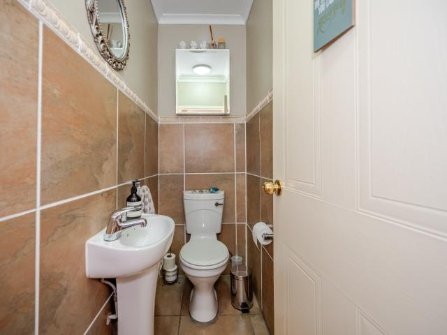 3 Bedroom Townhouse For Sale in Willowbrook
