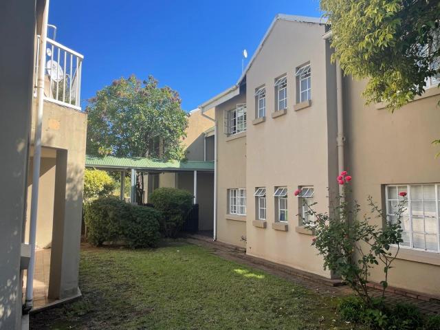 3 Bedroom Townhouse For Sale in Willows