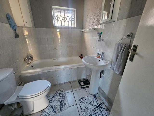 3 Bedroom Townhouse For Sale in Winchester Hills