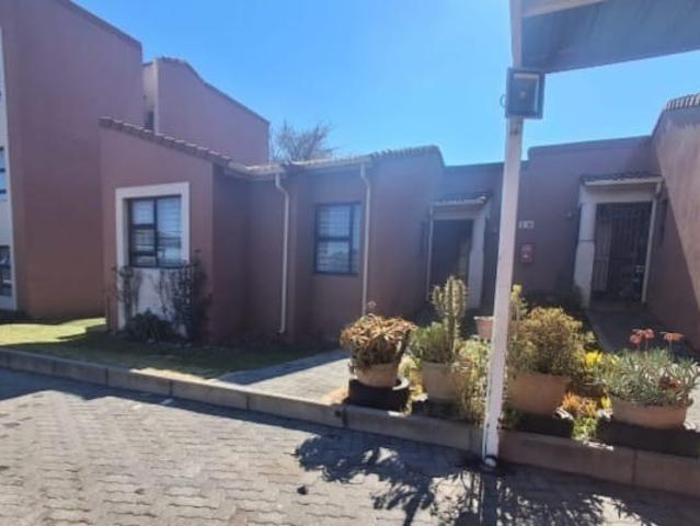 3 Bedroom Townhouse For Sale in Winchester Hills