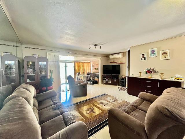 3 Bedroom Townhouse For Sale in Windermere