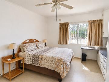 3 Bedroom Townhouse For Sale in Winklespruit