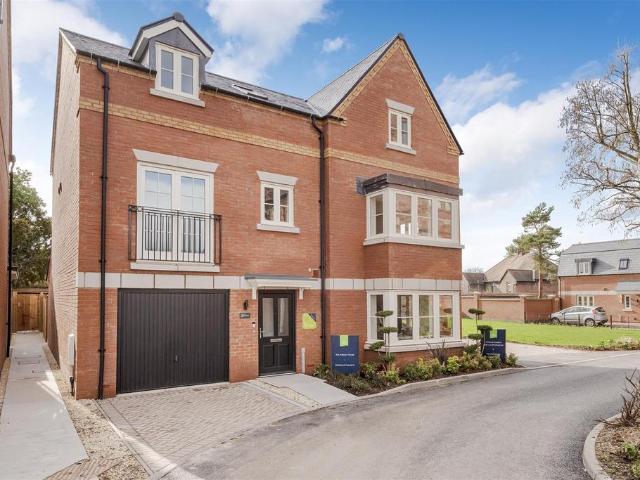 3 bedroom townhouse for sale
