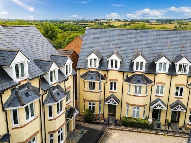 3 bedroom townhouse for sale