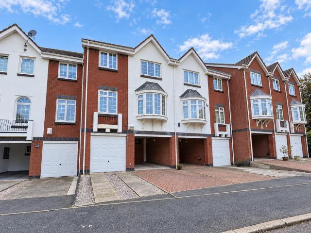 3 bedroom townhouse for sale