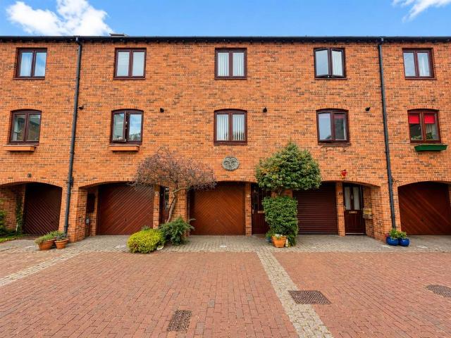 3 bedroom townhouse for sale