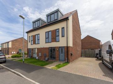 3 bedroom townhouse for sale