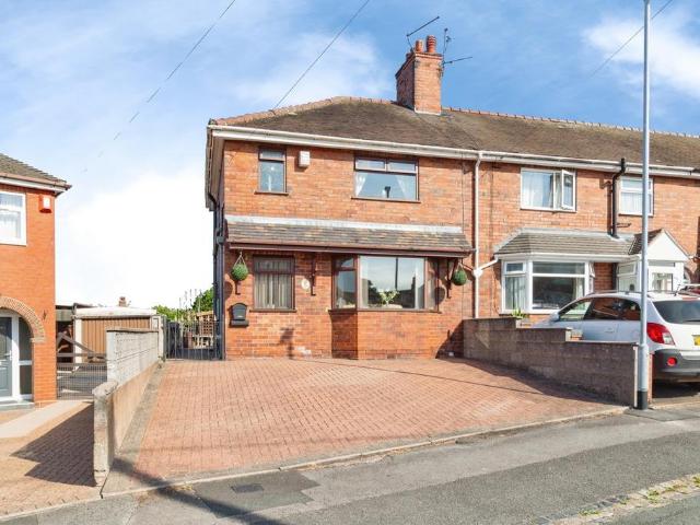 3 bedroom end of terrace house for sale