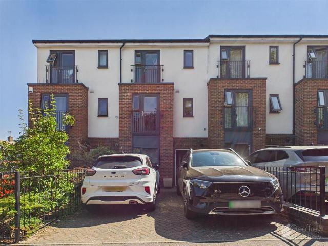 3 bedroom townhouse for sale