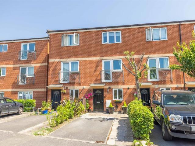 3 bedroom townhouse for sale
