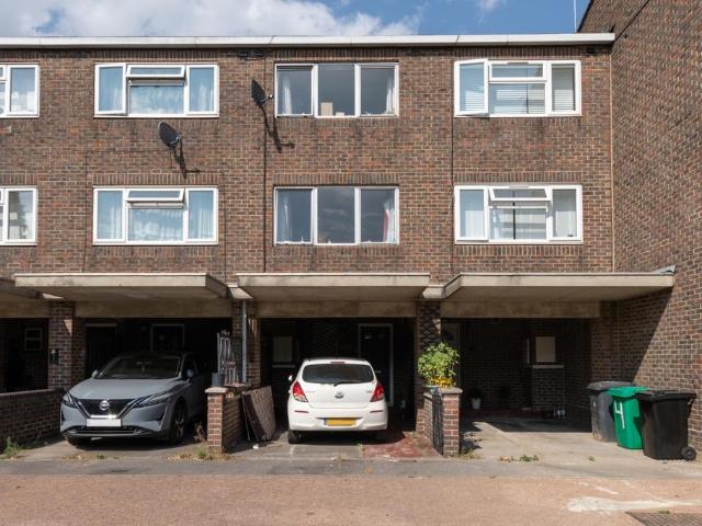 3 bedroom townhouse for sale