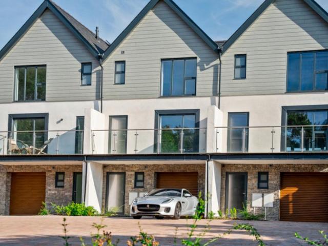 3 bedroom townhouse for sale