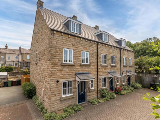 3 bedroom townhouse for sale