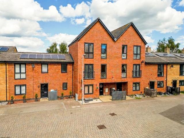3 bedroom townhouse for sale