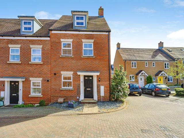 3 bedroom townhouse for sale
