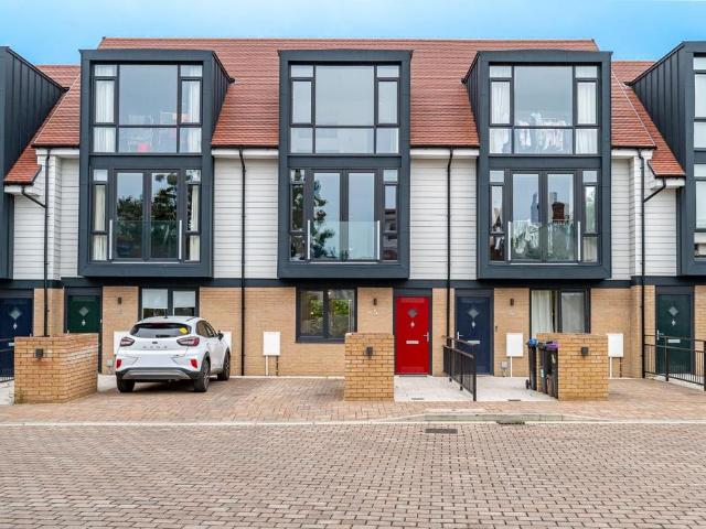 3 bedroom townhouse for sale