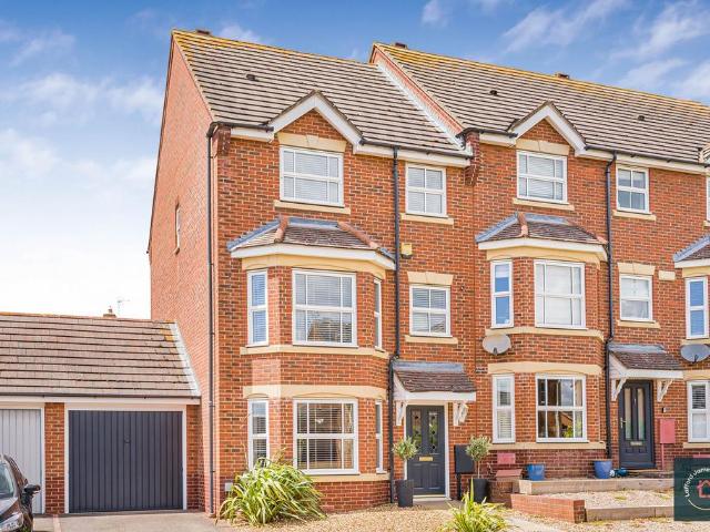 3 bedroom townhouse for sale