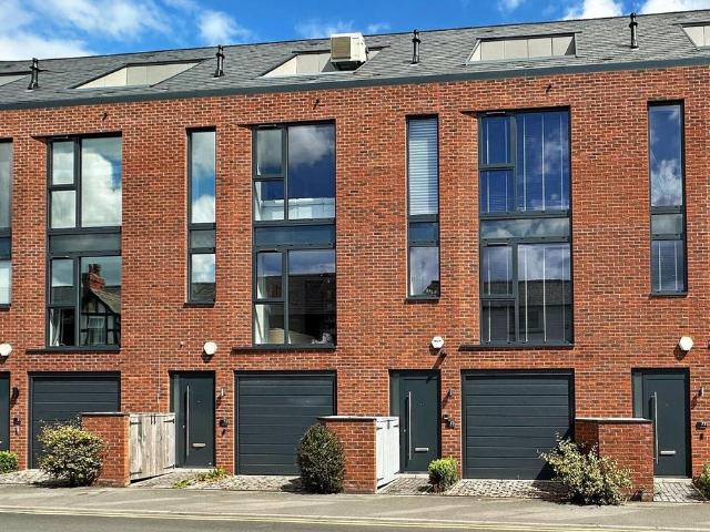 3 bedroom townhouse for sale