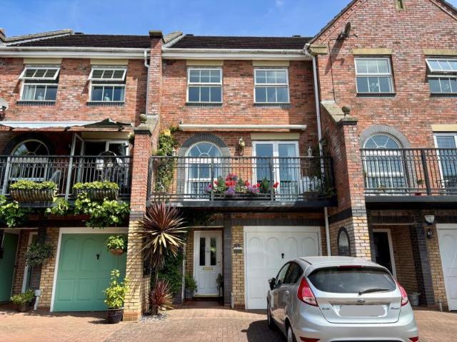 3 bedroom townhouse for sale