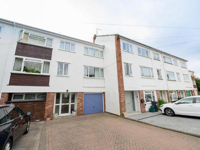 3 bedroom townhouse for sale