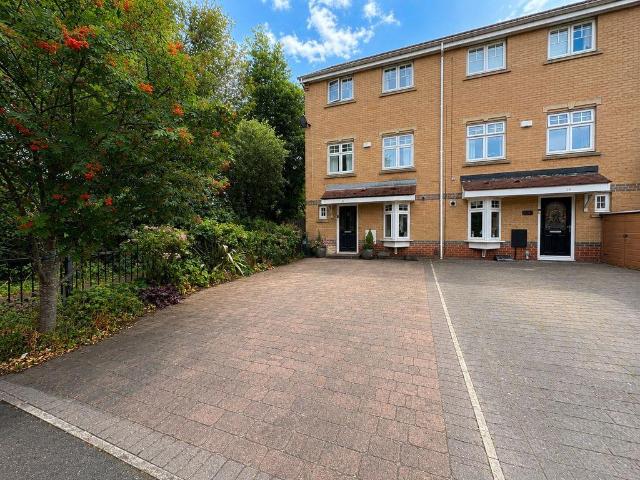 3 bedroom townhouse for sale