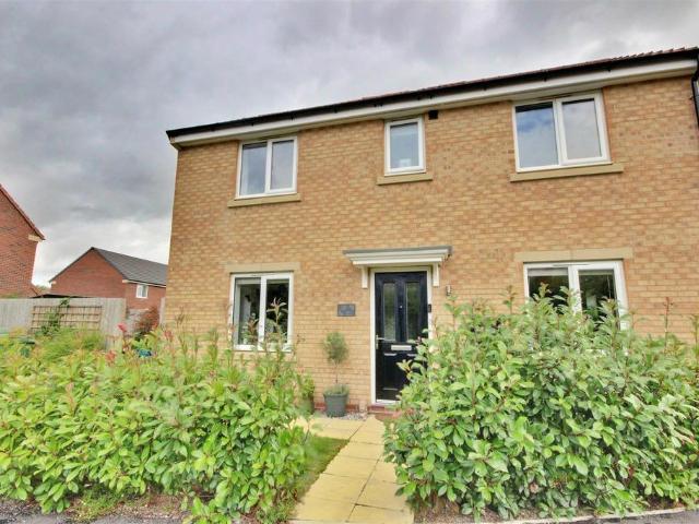 3 bedroom semi detached house for sale