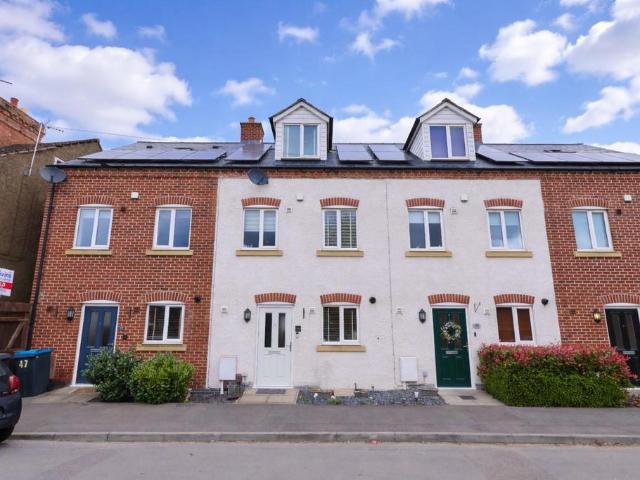 3 bedroom townhouse for sale
