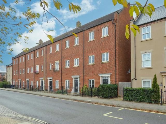 3 bedroom townhouse for sale