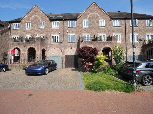 3 bedroom townhouse for sale