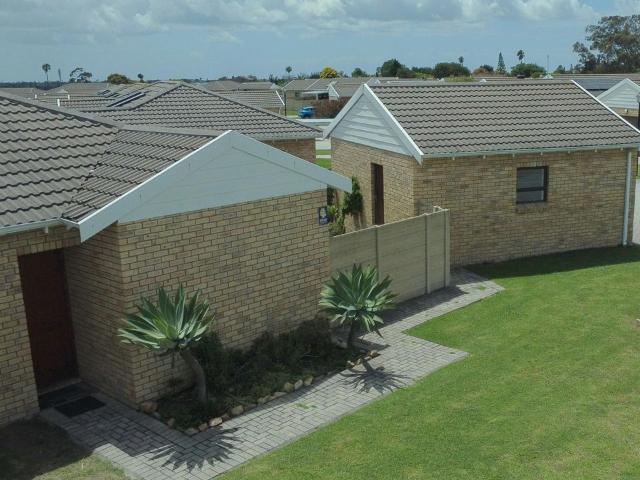 3 Bedroom townhouse freehold to rent in Hunters Retreat, Port Elizabeth