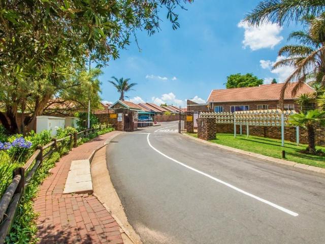 3 Bedroom townhouse freehold to rent in Noordheuwel, Krugersdorp