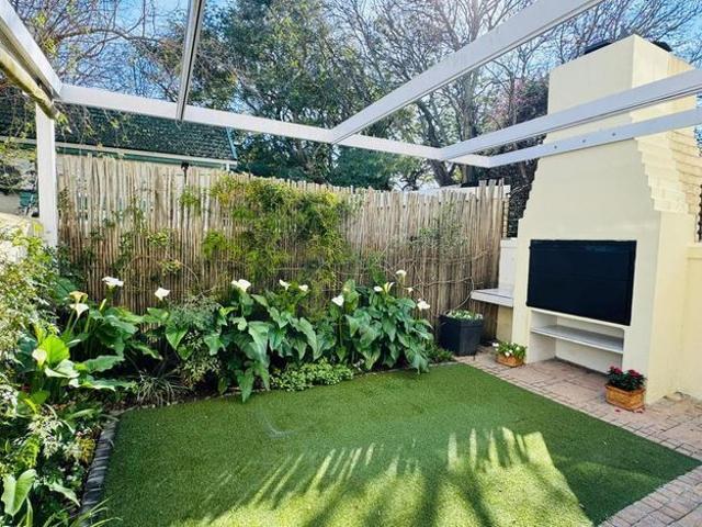 3 Bedroom townhouse freehold to rent in Rondebosch, Cape Town