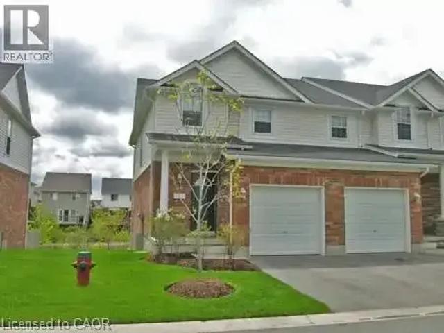 3 Bedroom Townhouse Guelph ON 104754049