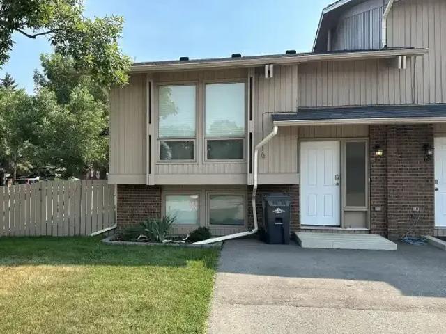 3 Bedroom Townhouse High River AB 105505704