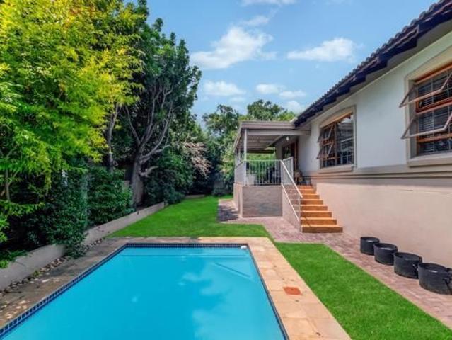 3 Bedroom Townhouse in Maroeladal