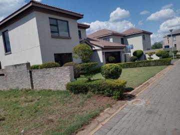 3 Bedroom Townhouse in Montana Park