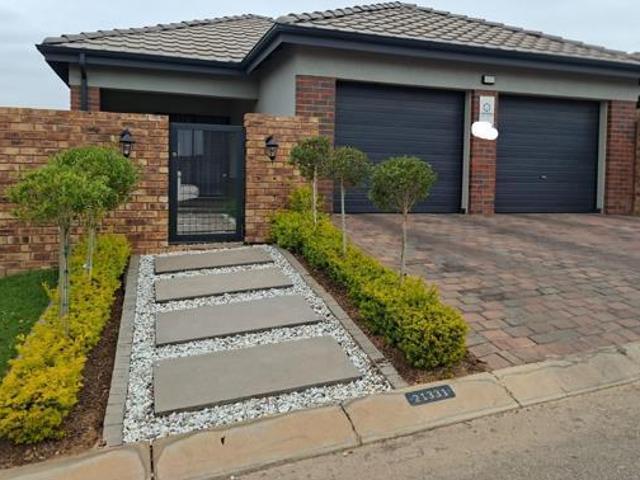 3 Bedroom Townhouse in Nietgedacht Ah