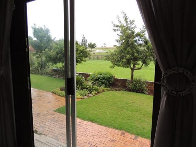 3 Bedroom Townhouse in Noordheuwel