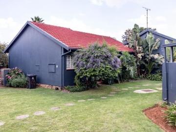 3 Bedroom Townhouse in Norkem Park