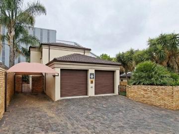 3 Bedroom Townhouse in Amorosa