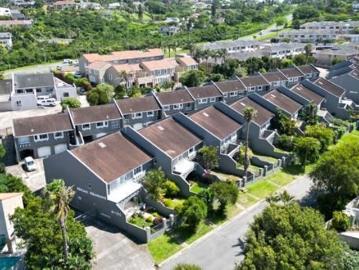 3 Bedroom Townhouse in Beacon Bay