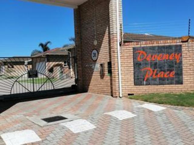 3 Bedroom Townhouse in Beverley Grove